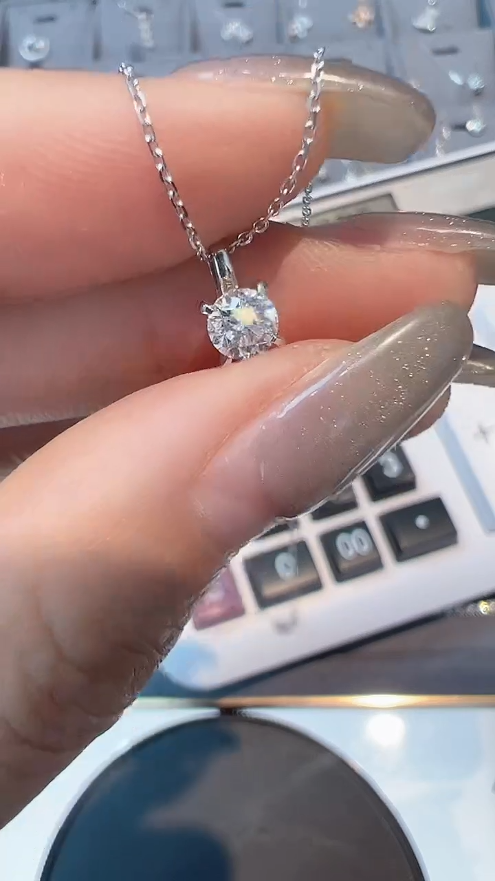 【闪购商品】钻石吊坠(不含链)18K金镶嵌吊坠