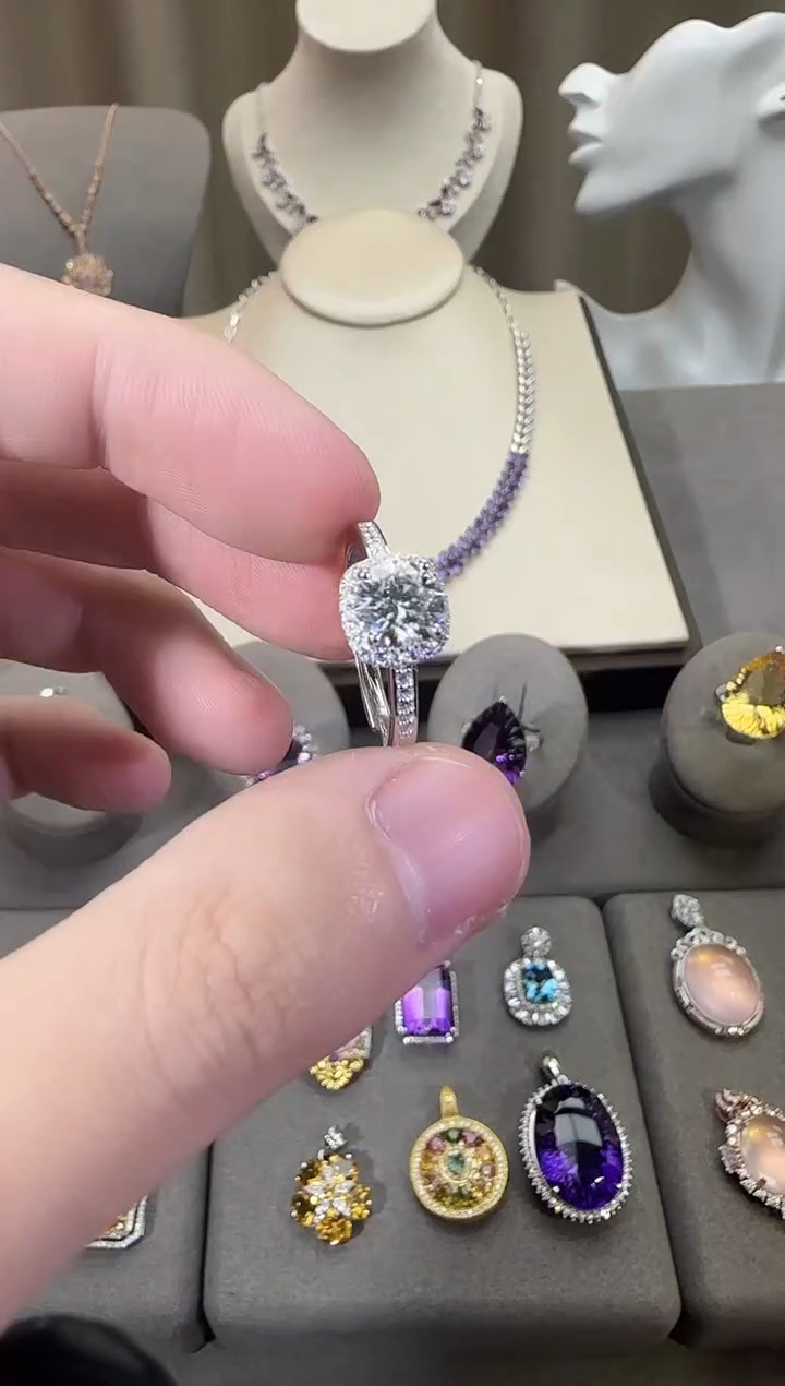 银S925镶嵌戒指水晶8mm戒指简约款莫桑钻