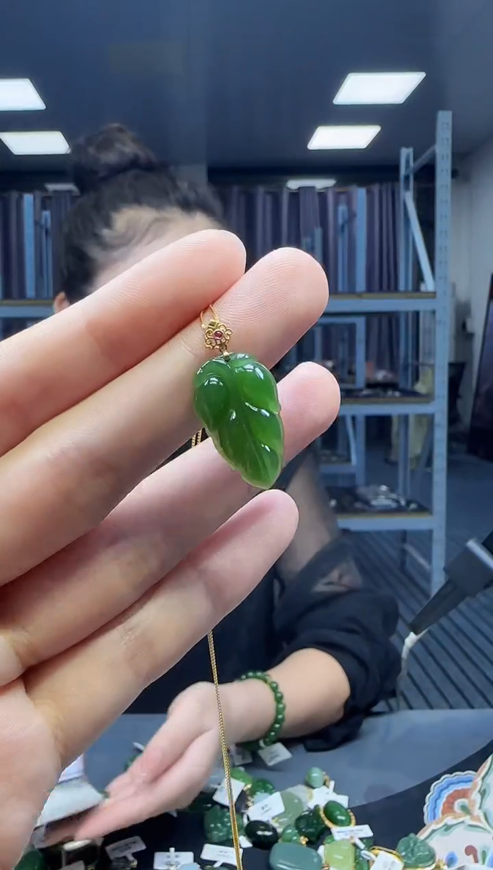 和田玉18K金镶嵌挂件 不含链