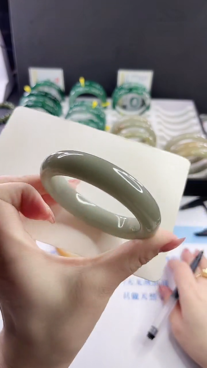 未镶嵌手镯石英质玉多样性发货V104