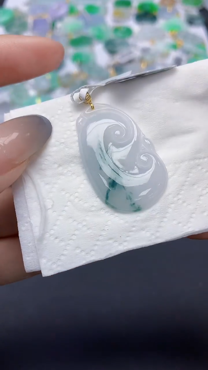 翡翠18K金镶嵌颈饰天然缅甸a货翡翠