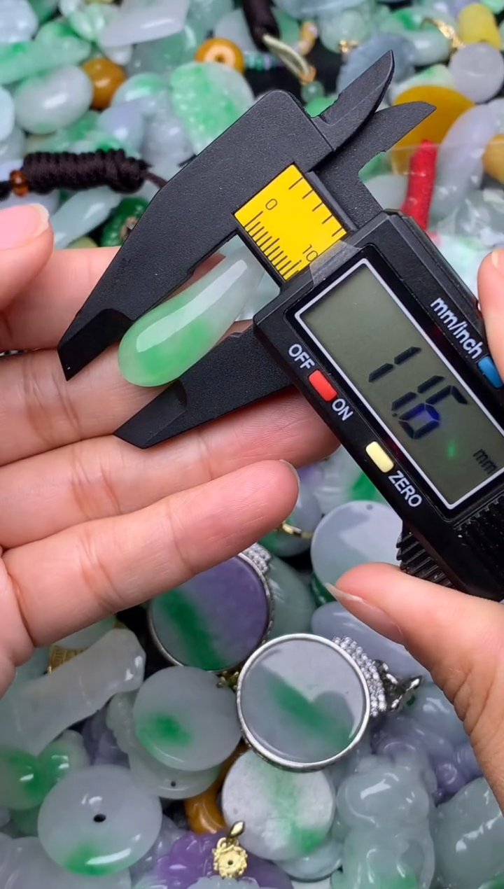 翡翠未镶嵌颈饰天然缅甸翡翠吊坠