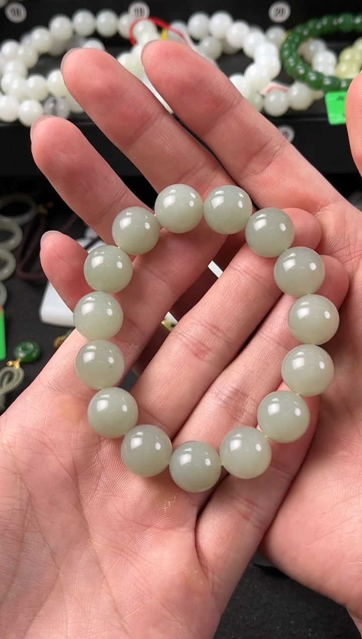 【闪购商品】和田玉手串未镶嵌且末青白手串卡14mm微色差