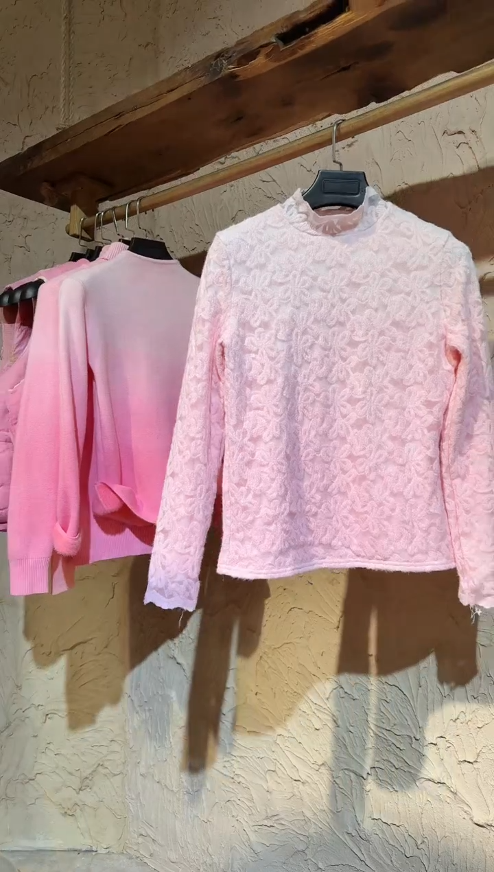 粉染植物染蕾丝打底衫加绒