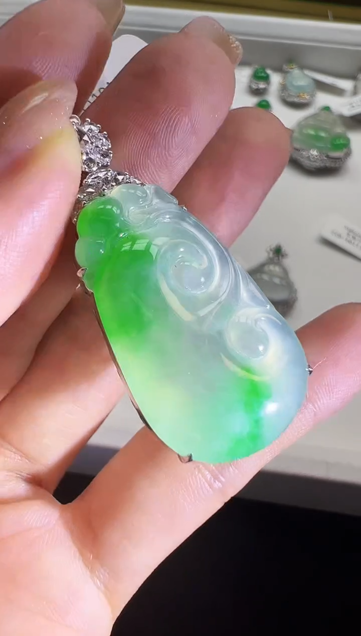 颈饰18K金镶嵌翡翠KYZI1104-058