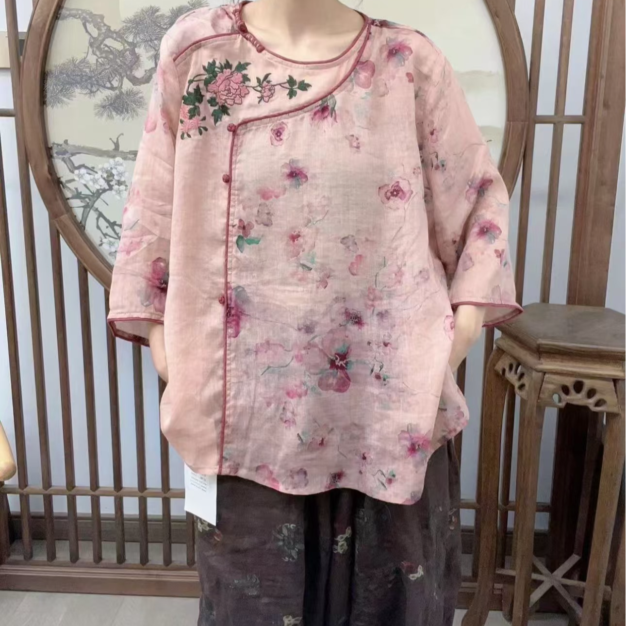 粉黛-设计师重刺绣重纱支苎麻上衣620