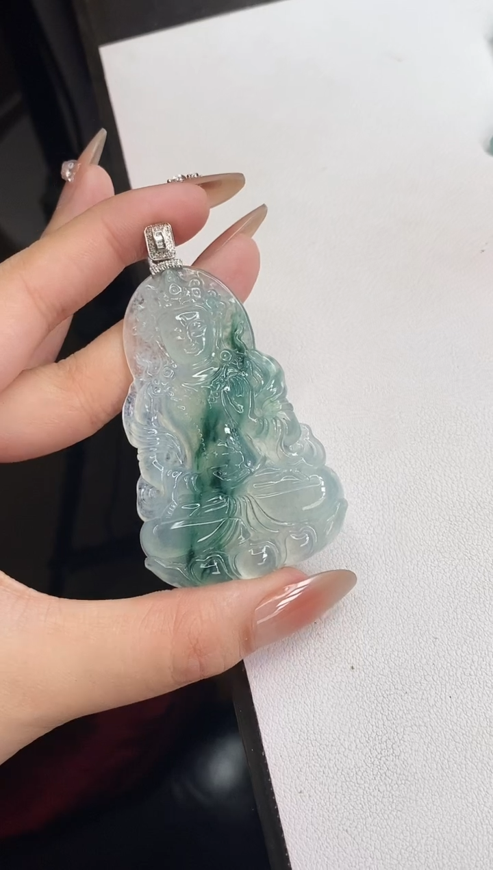 【闪购商品】翡翠颈饰18K金镶嵌度母观音