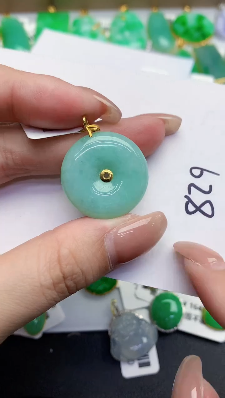 翡翠18K金镶嵌颈饰00000000000