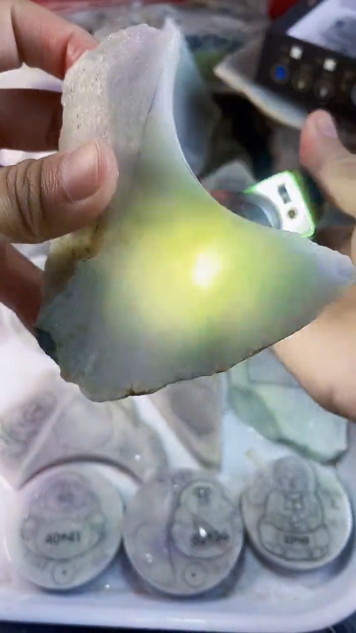 翡翠未镶嵌挂件缅甸天然翡翠A货裸石06