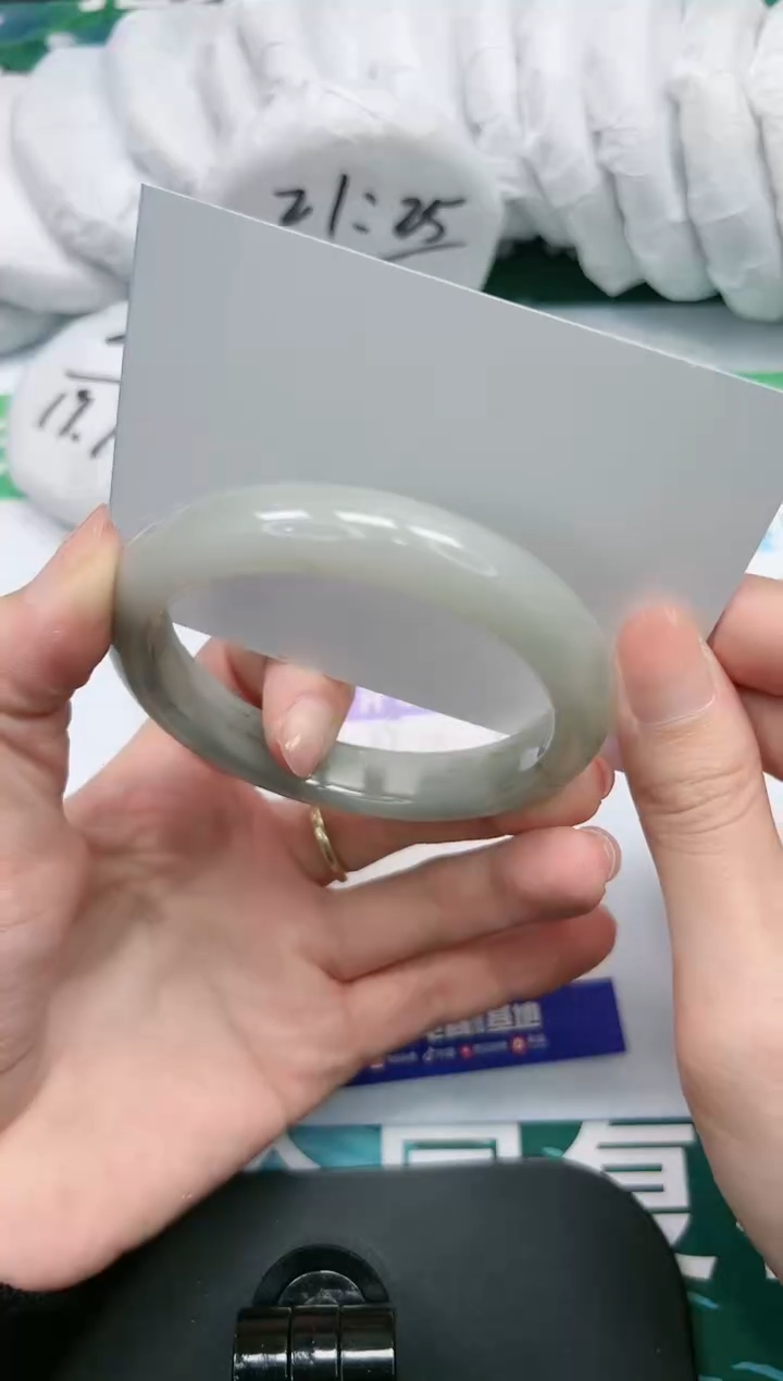 【闪购商品】石英质玉手镯未镶嵌K49-60