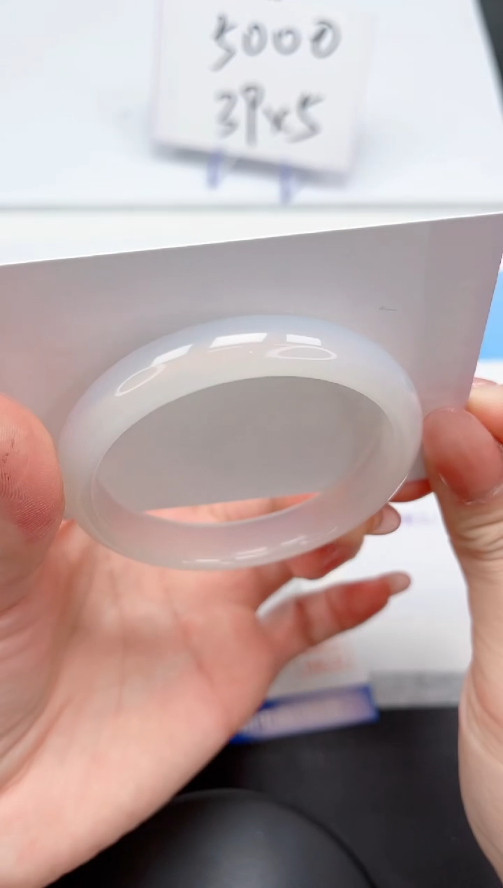 【闪购商品】石英质玉手镯未镶嵌155-54