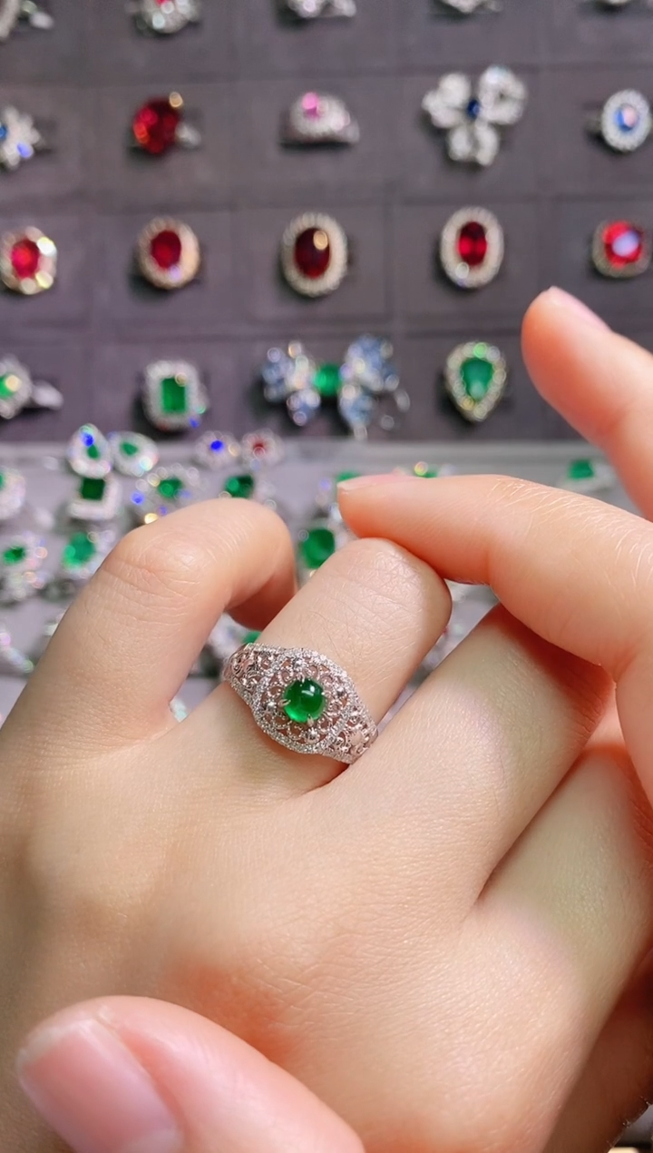 【闪购商品】祖母绿18K金戒指18K金镶嵌1