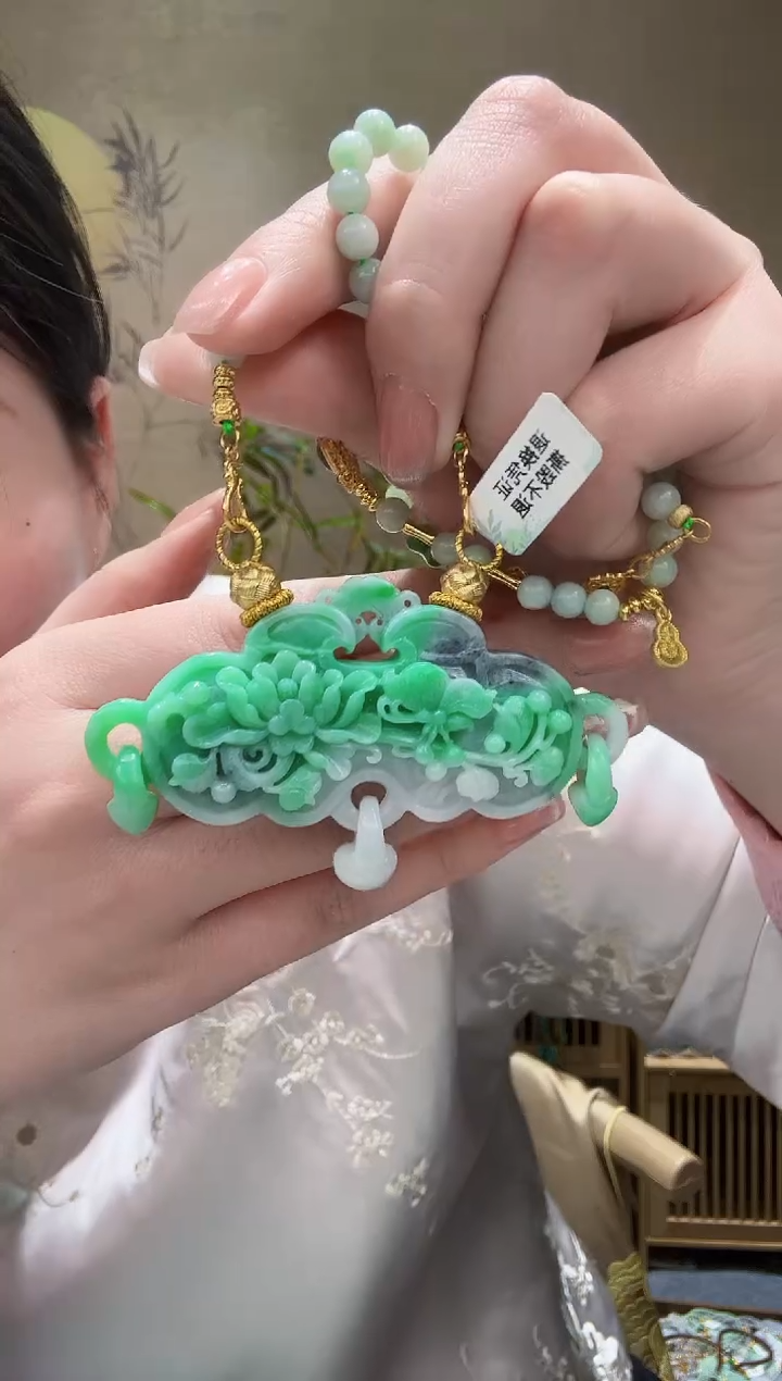 【闪购商品】翡翠颈饰未镶嵌吊坠