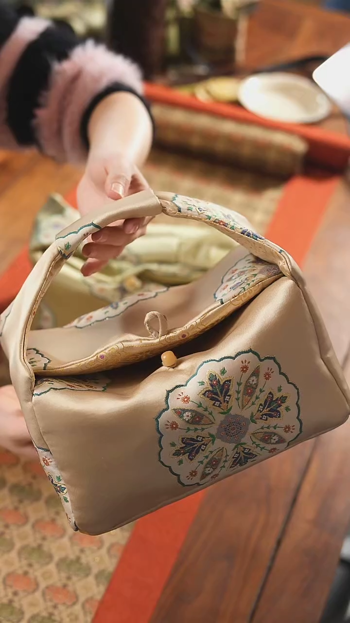【闪购商品】旅行包·········