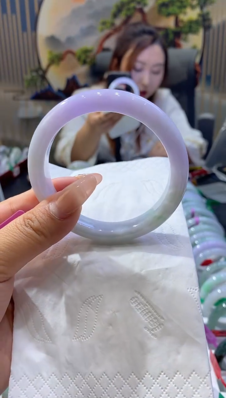 翡翠手镯未镶嵌多人00704