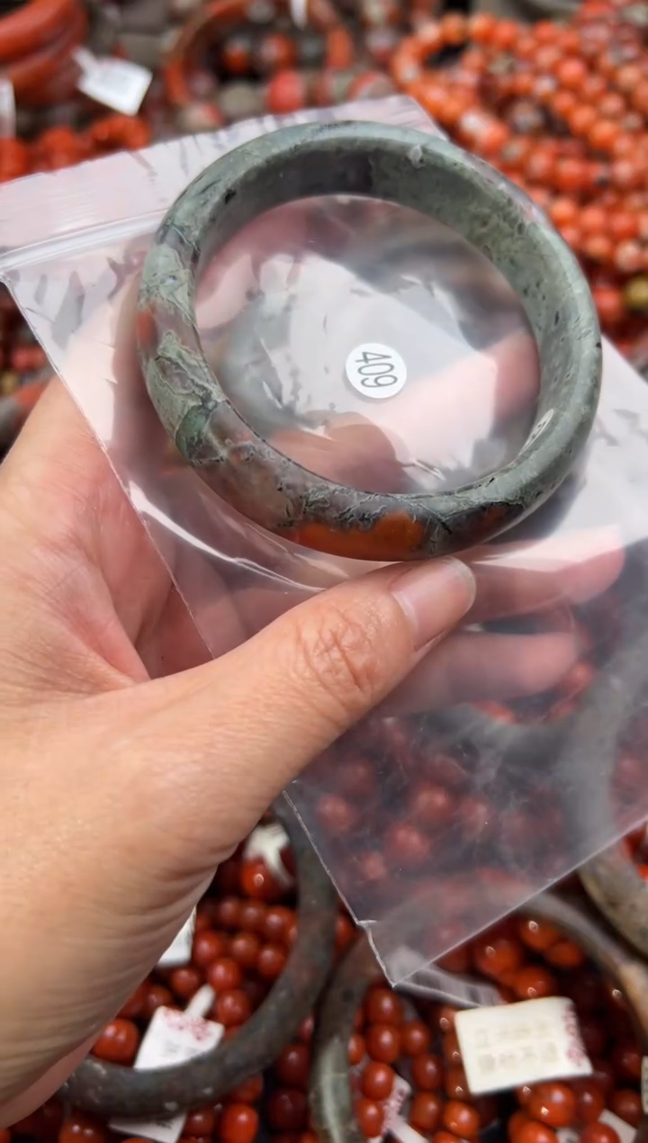 南红玛瑙手镯未镶嵌59+