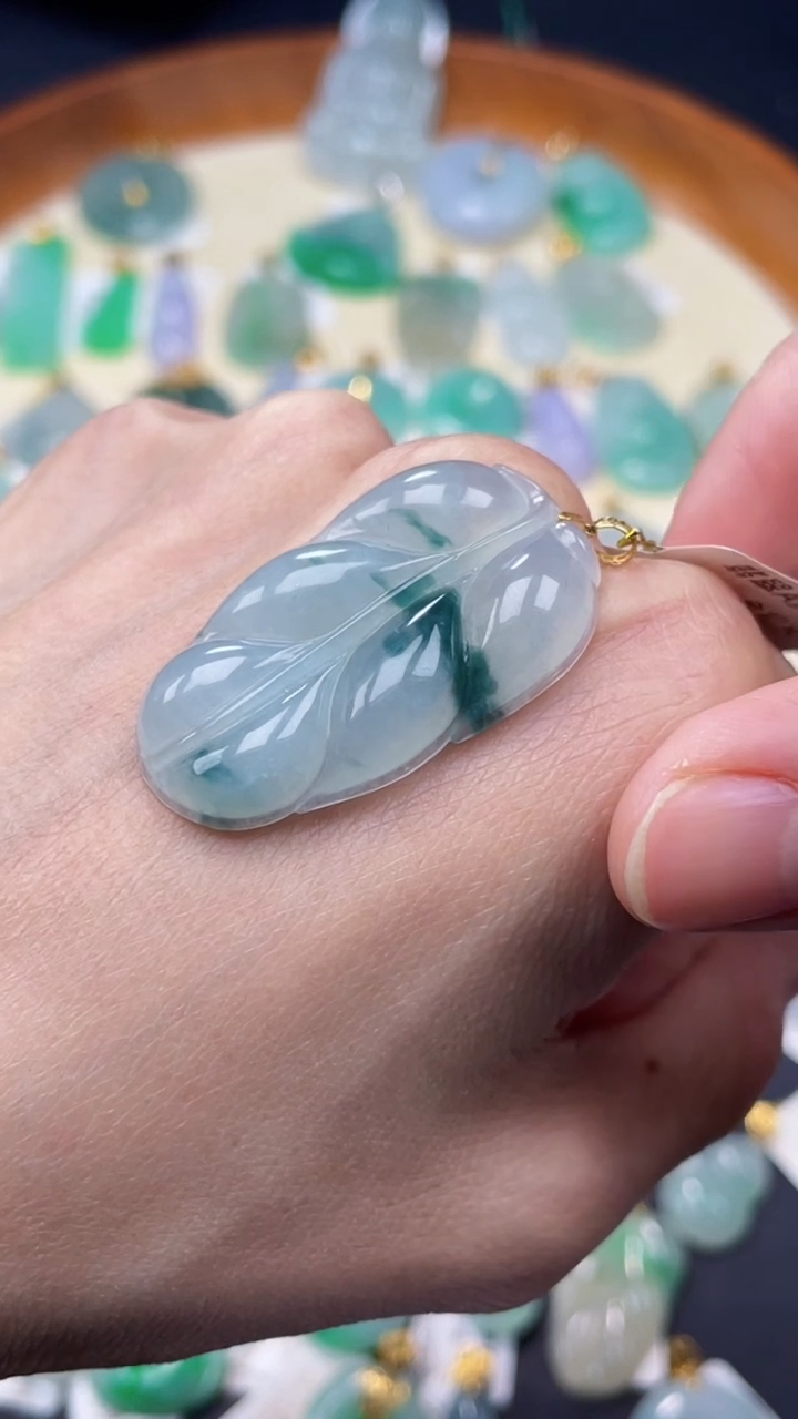 【闪购商品】翡翠颈饰18K金镶嵌叶子