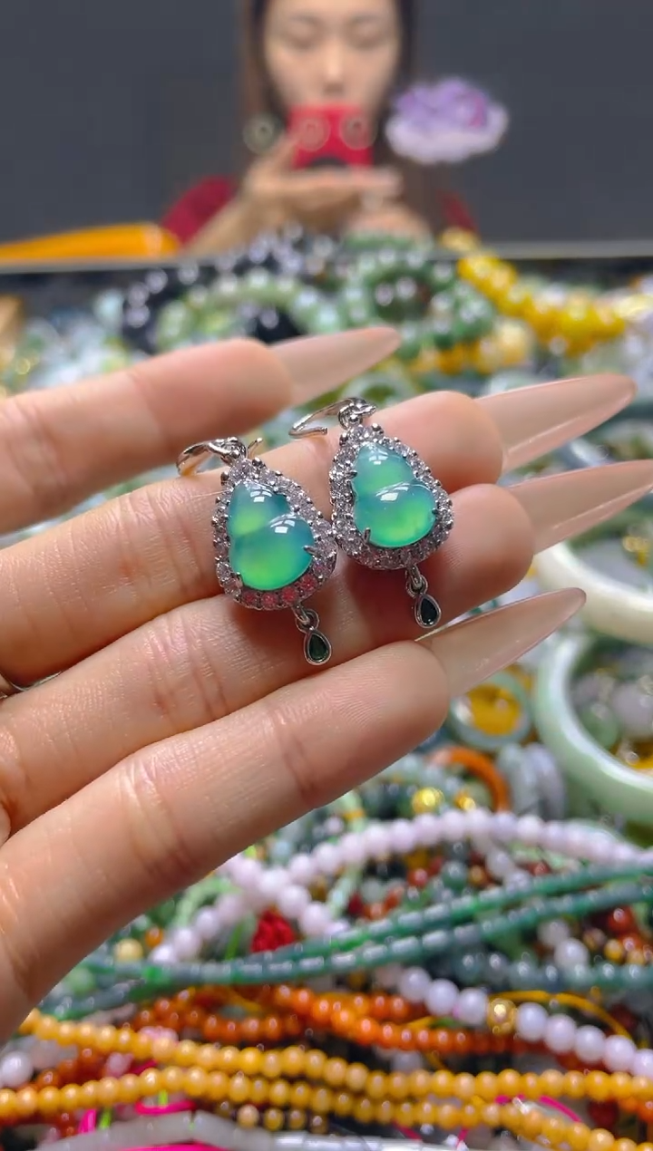 颈饰未镶嵌翡翠/U/翡翠A货，一件也是批发价