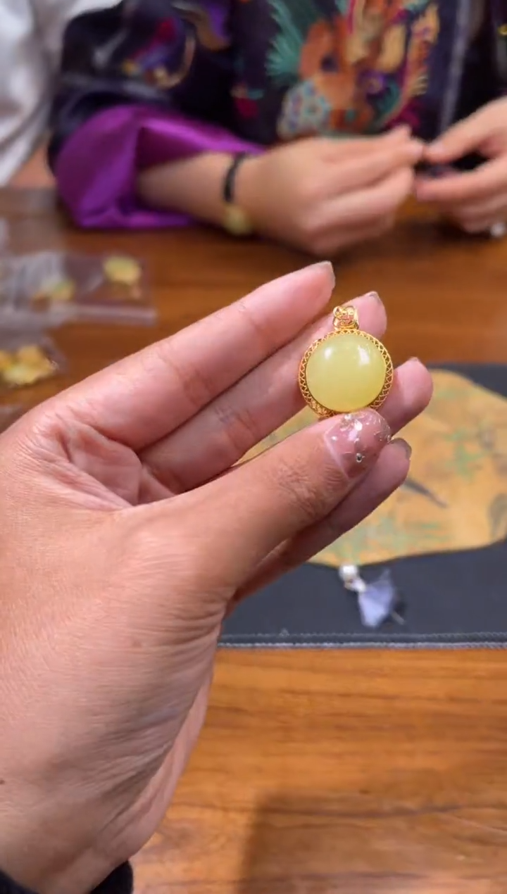 【闪购商品】和田玉12618K金镶嵌1.8冰冰