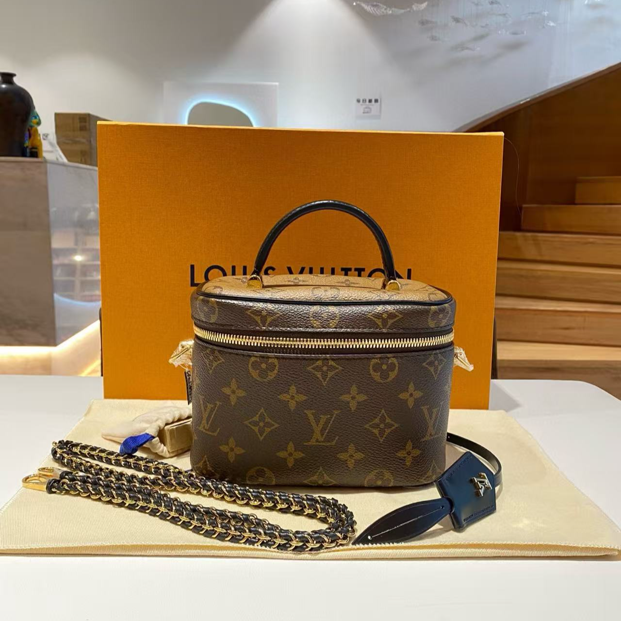 未使用 LouisVuitton/路易威登 全新 Lv化妆盒子包芯片款