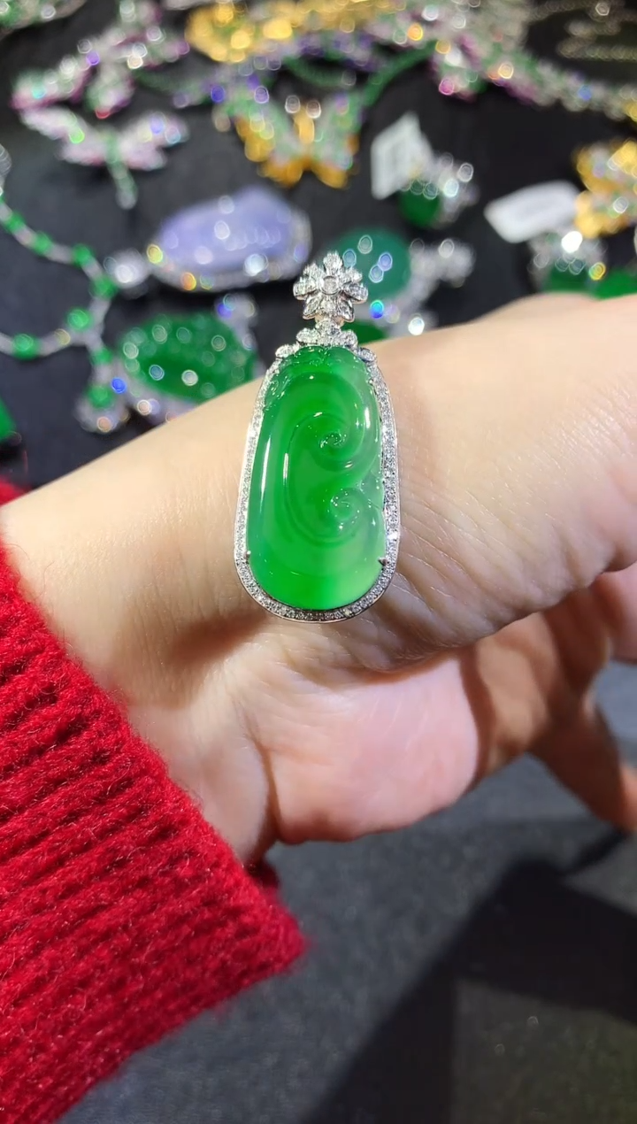 【闪购商品】翡翠吊坠(不含链)18K金镶嵌54-如意