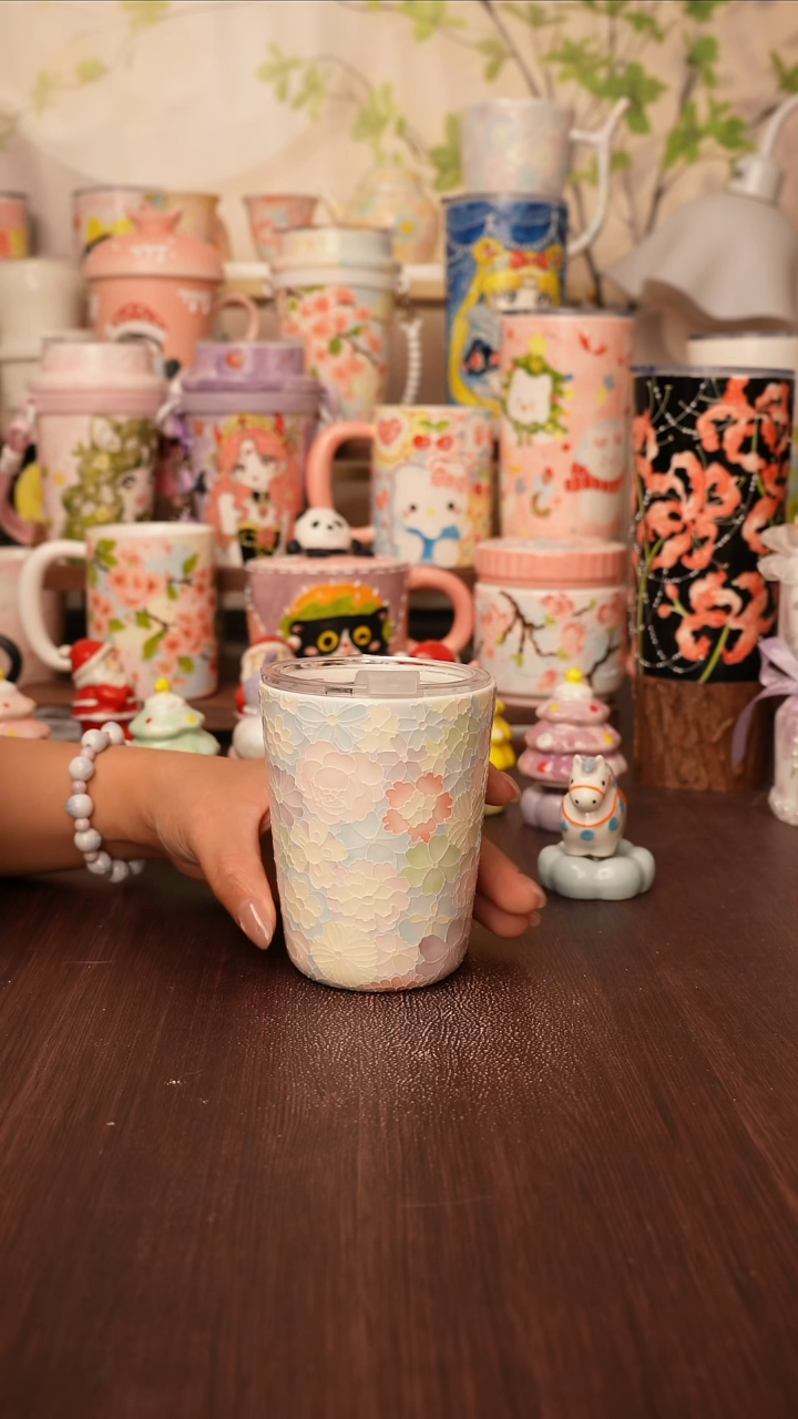 陶景德镇手绘的杯子 