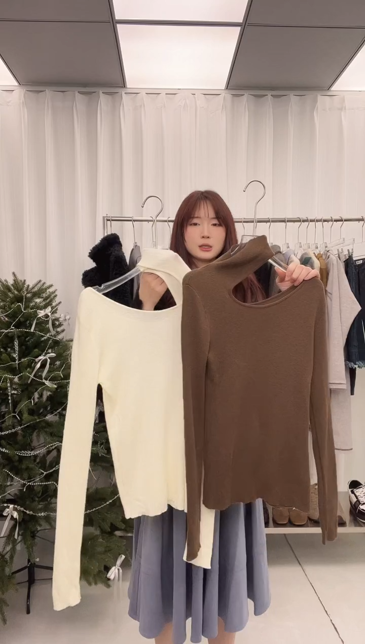 编号023 自线门店款设计感打底衣  福福200待开价