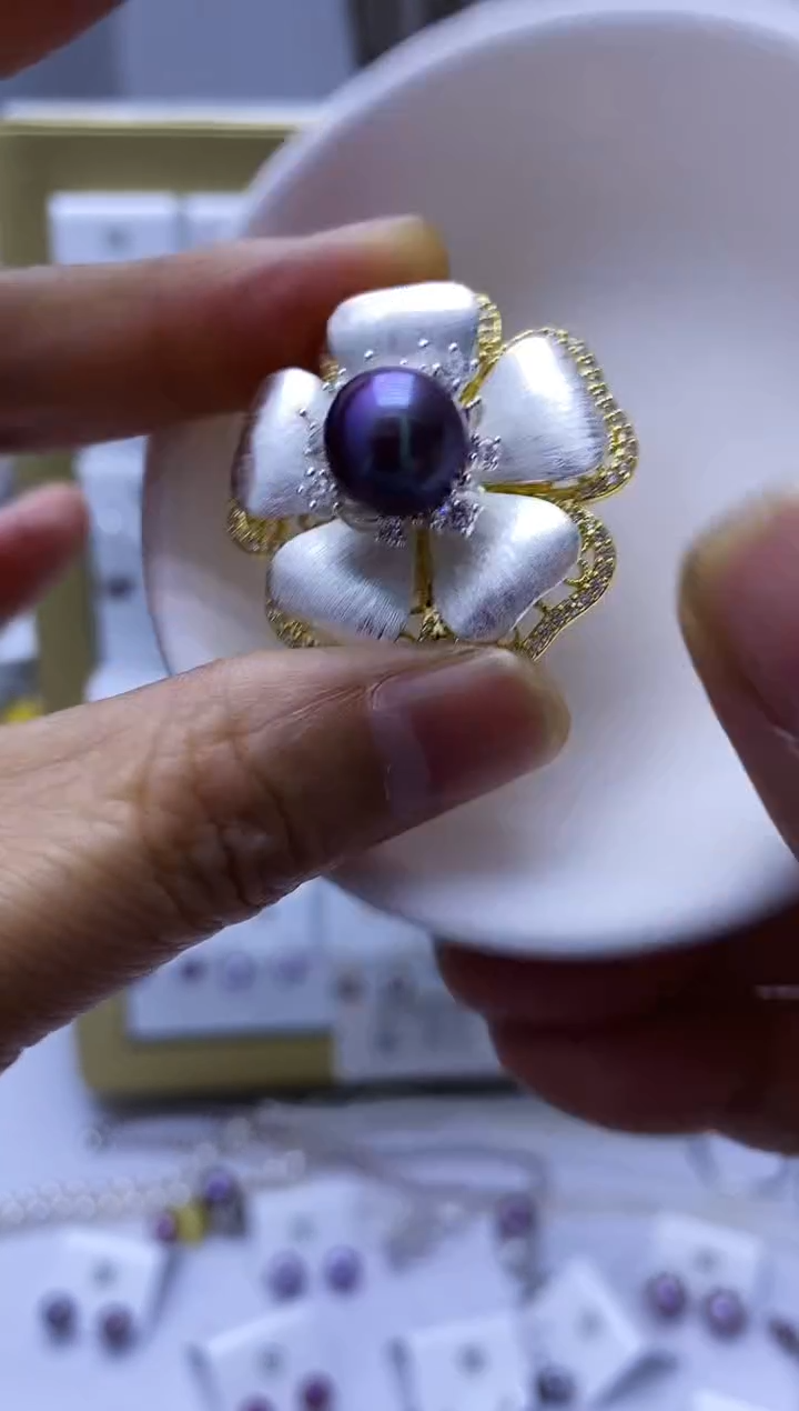 合金胸饰淡水珍珠胸针