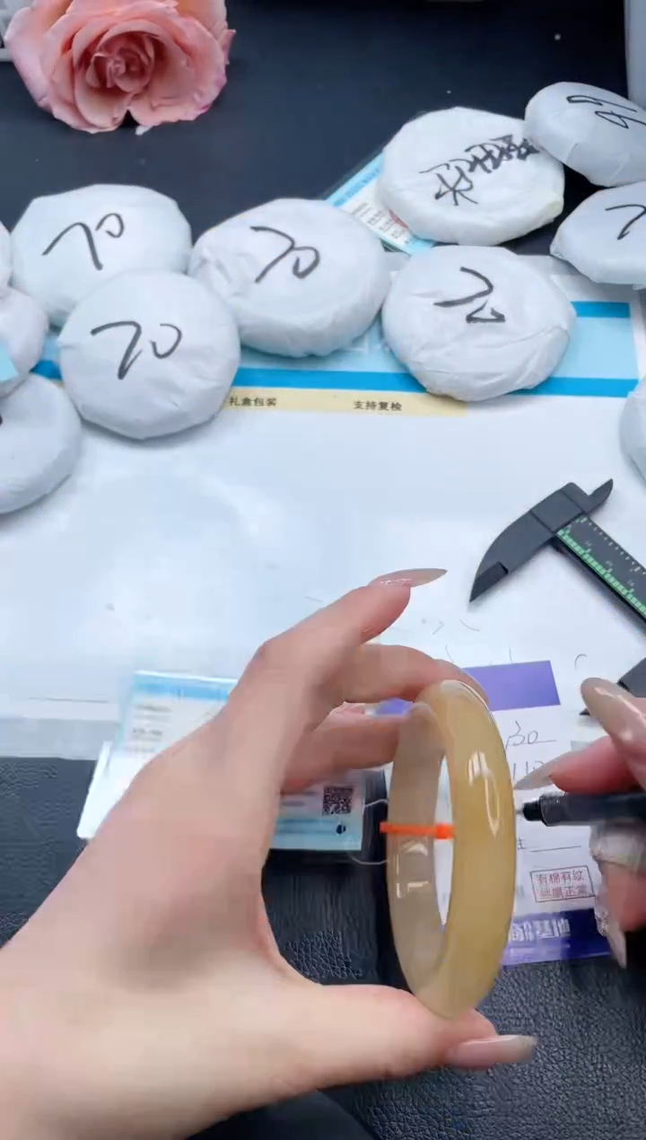 【闪购商品】石英质玉手镯未镶嵌7V30-59