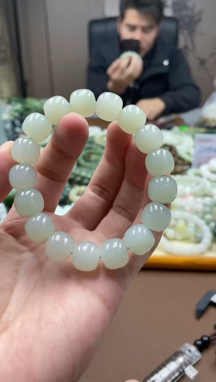 未镶嵌手串和田玉高冰白13老型