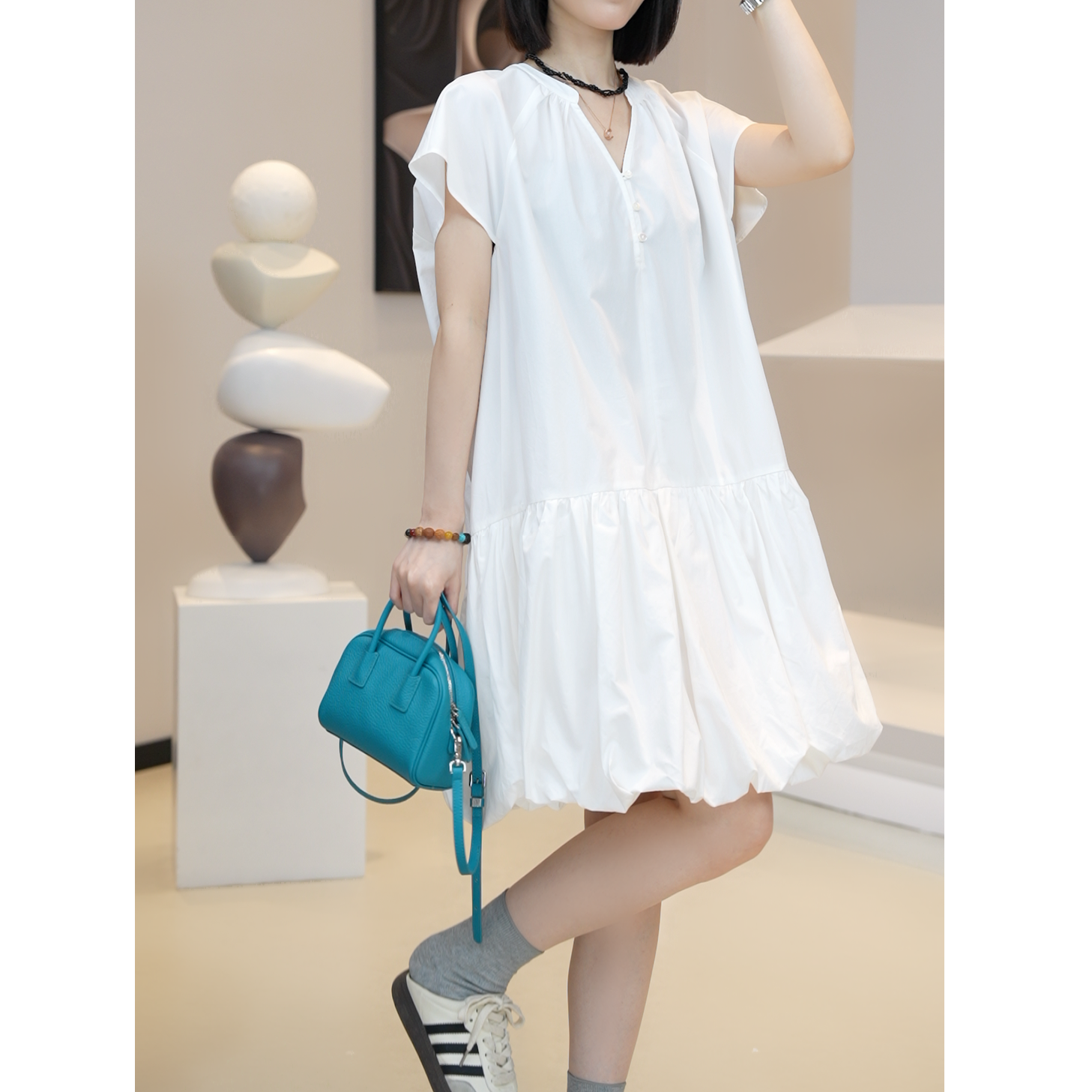 现【薇薇绮】夏季慵懒风飞飞袖下摆拼接连衣裙气质显瘦中长裙D735