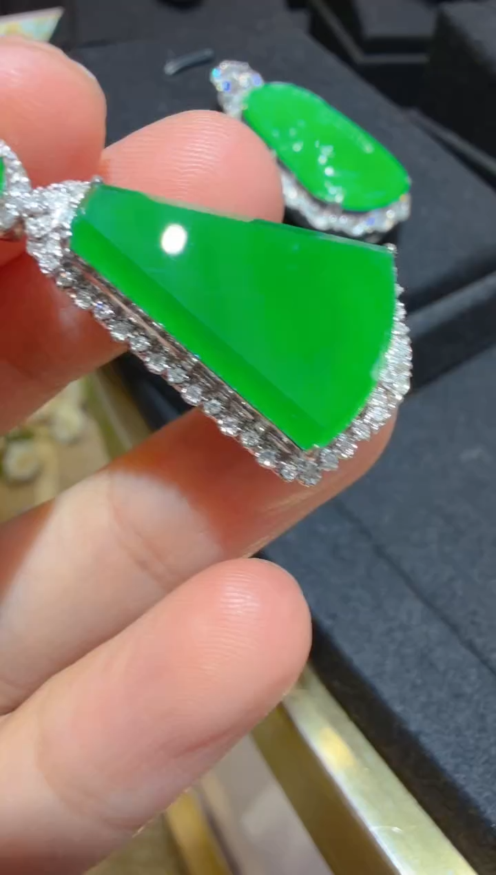 吊坠(不含链)18K金镶嵌翡翠多样性团购发一件