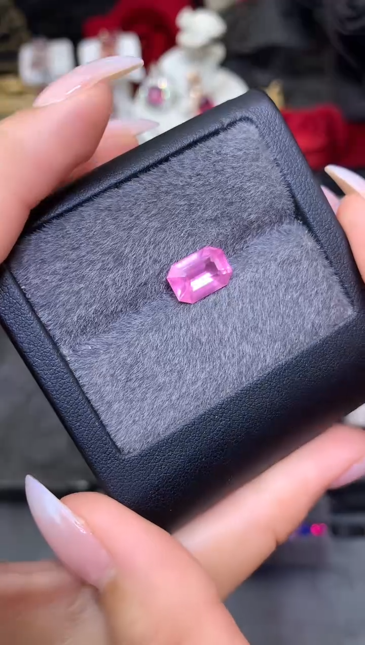 未镶嵌裸石定制尖晶石无**路八角 马亨盖尖晶 3.06ct