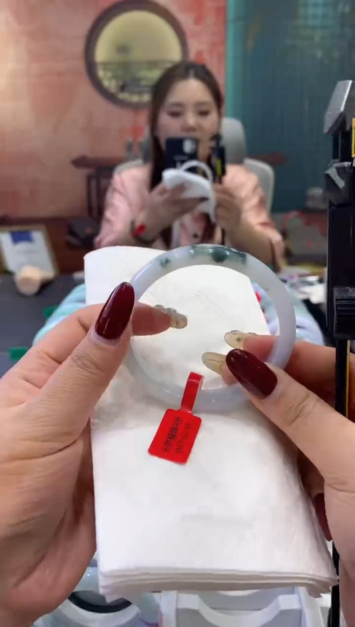 【闪购商品】翡翠手镯未镶嵌多人000115572