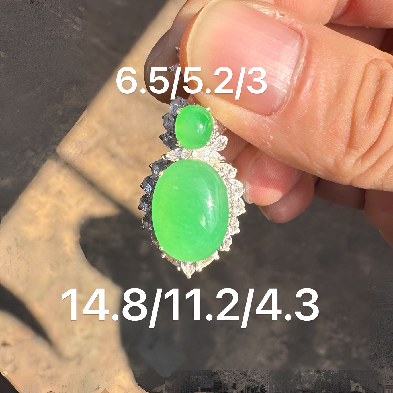 0112(小哪吒在源头)冰种翡翠木那甜绿吊坠干净肉细杠味荧光足M250