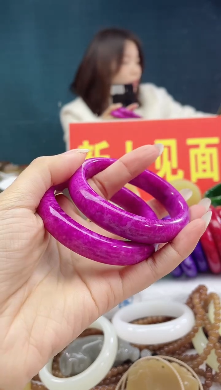 【闪购商品】石英质玉手镯未镶嵌1