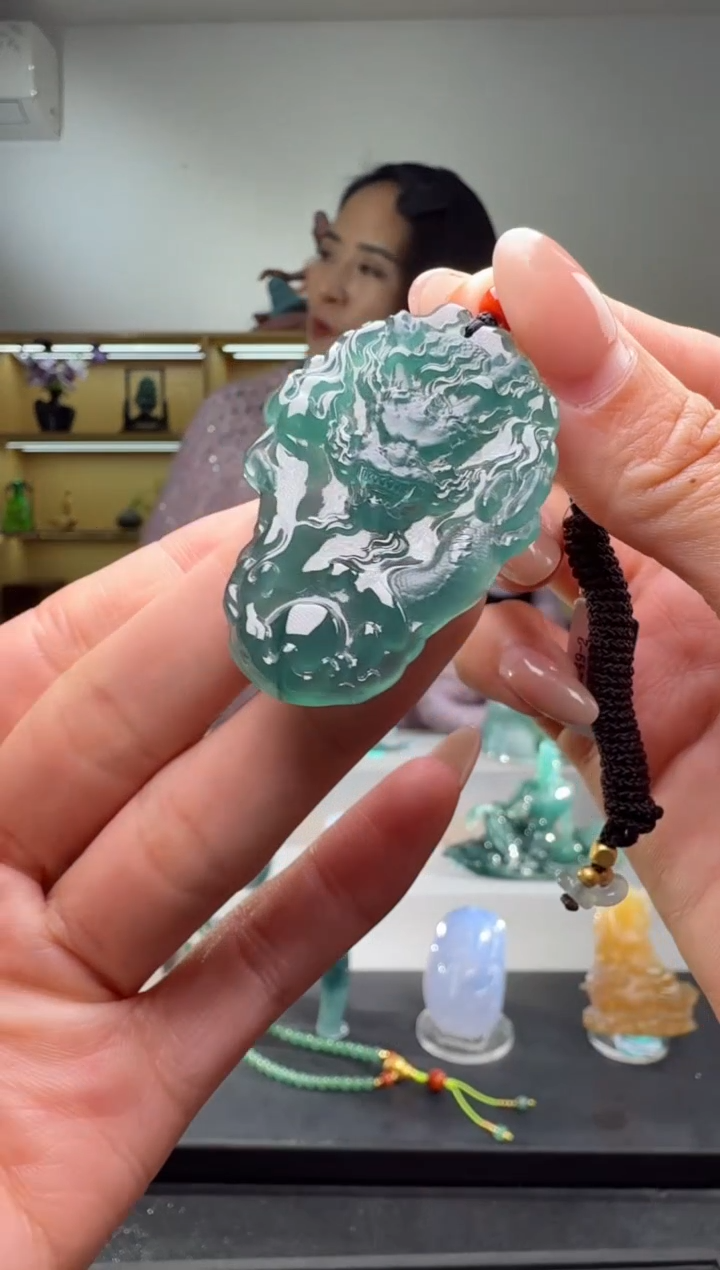 吊坠(不含链)未镶嵌翡翠龙牌（多样性发其一）