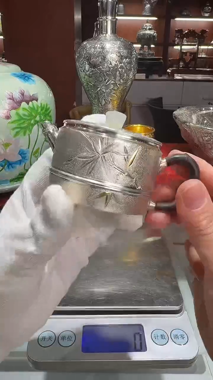 足银手工精工錾刻节节高泡茶壶