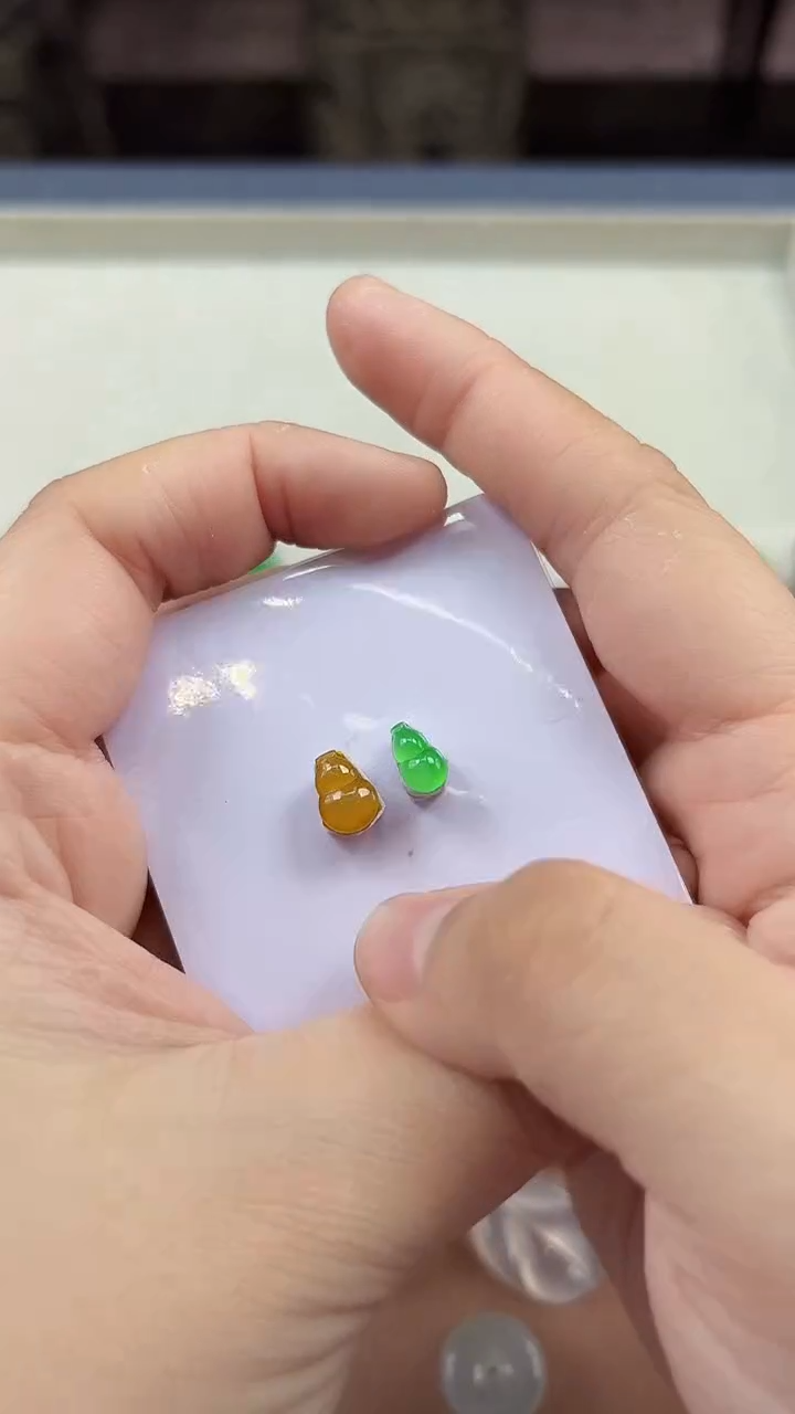 【闪购商品】翡翠颈饰未镶嵌葫芦