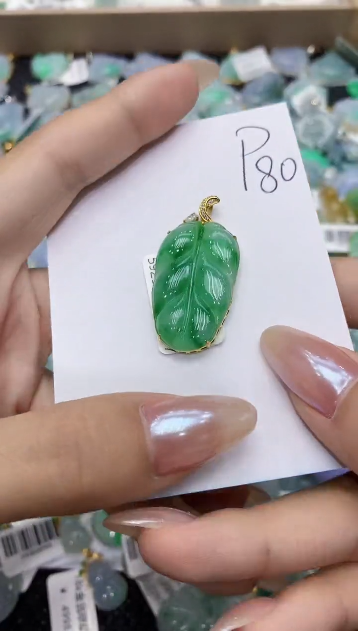 翡翠18K金镶嵌颈饰111111111111  