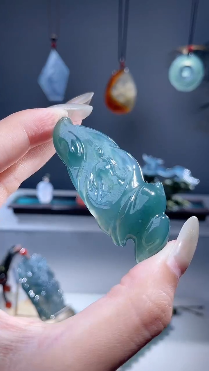 颈饰未镶嵌翡翠悟道