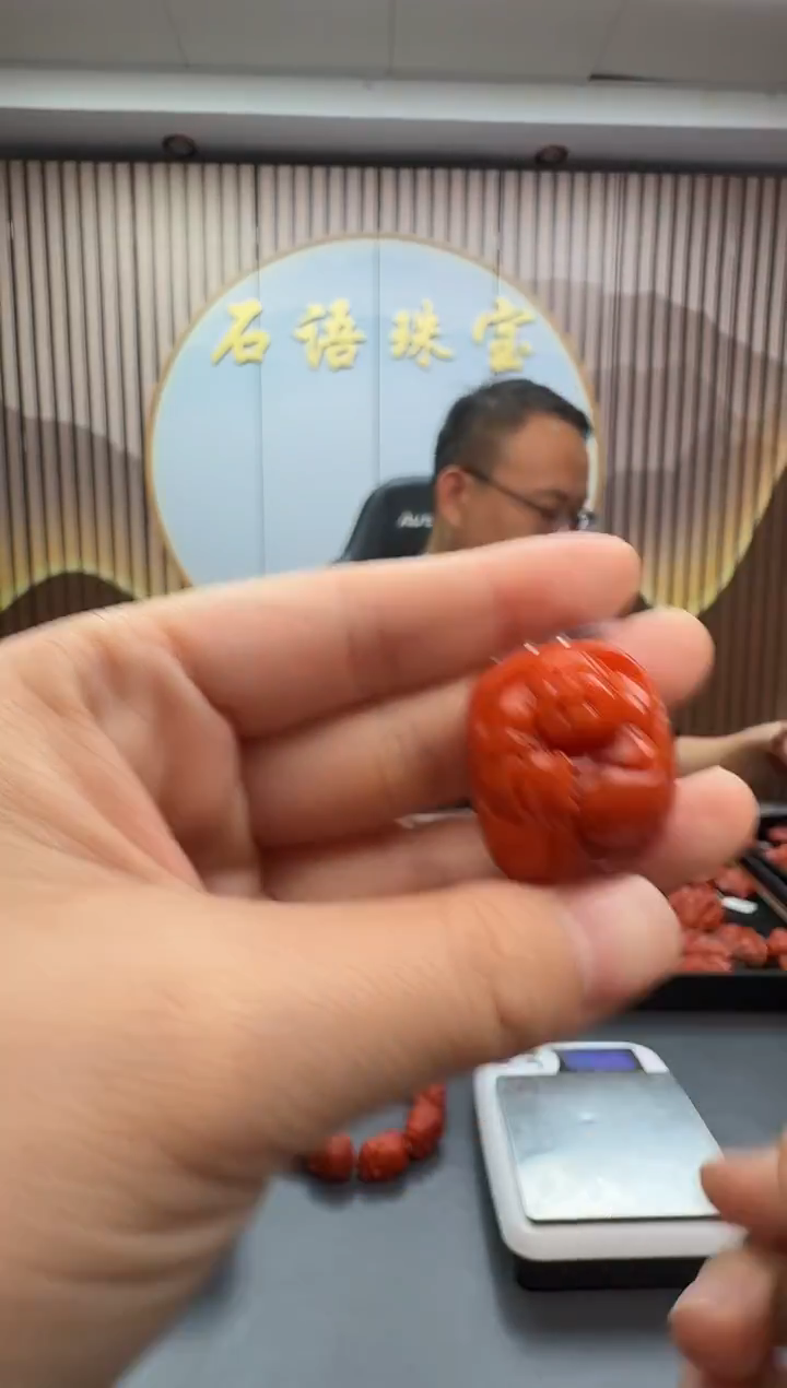 未镶嵌雕刻南红玛瑙103ZB1113产品一个