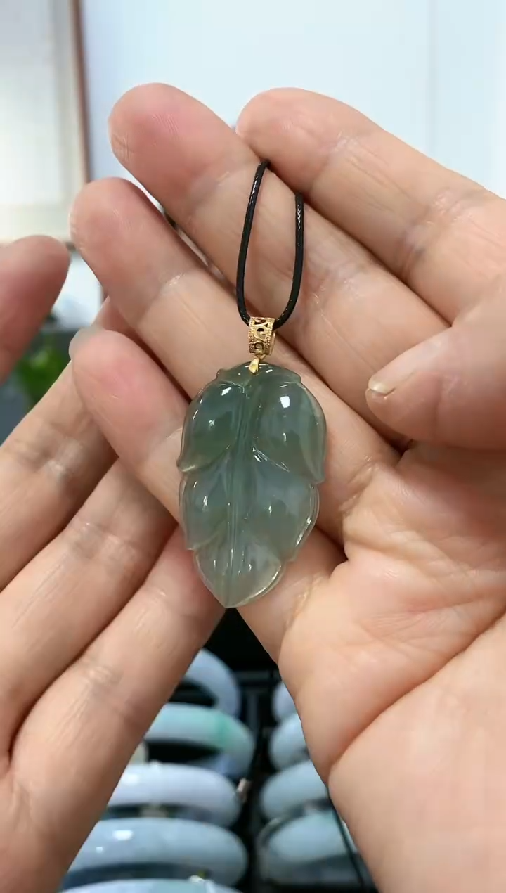【闪购商品】翡翠颈饰18K金镶嵌吊坠