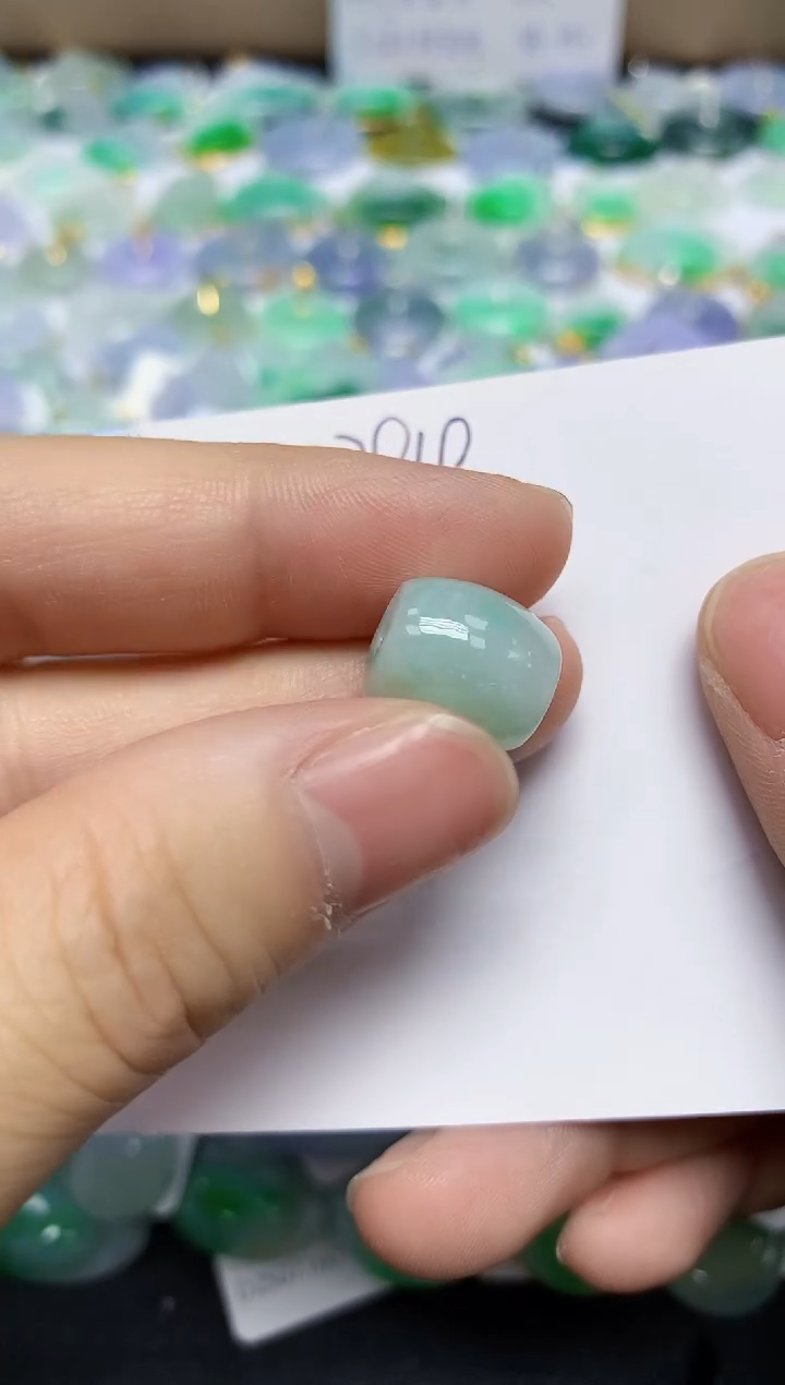 翡翠未镶嵌颈饰天然缅甸翡翠A货