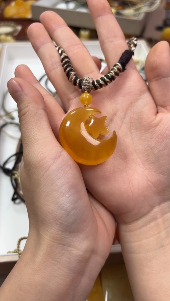 【闪购商品】琥珀裸石未镶嵌星月