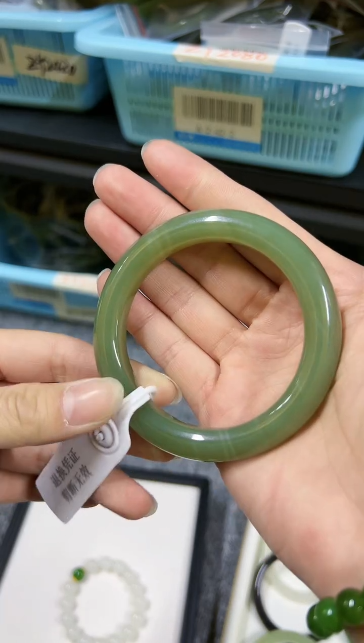 【闪购商品】和田玉手镯未镶嵌ZY4311湖水绿手镯