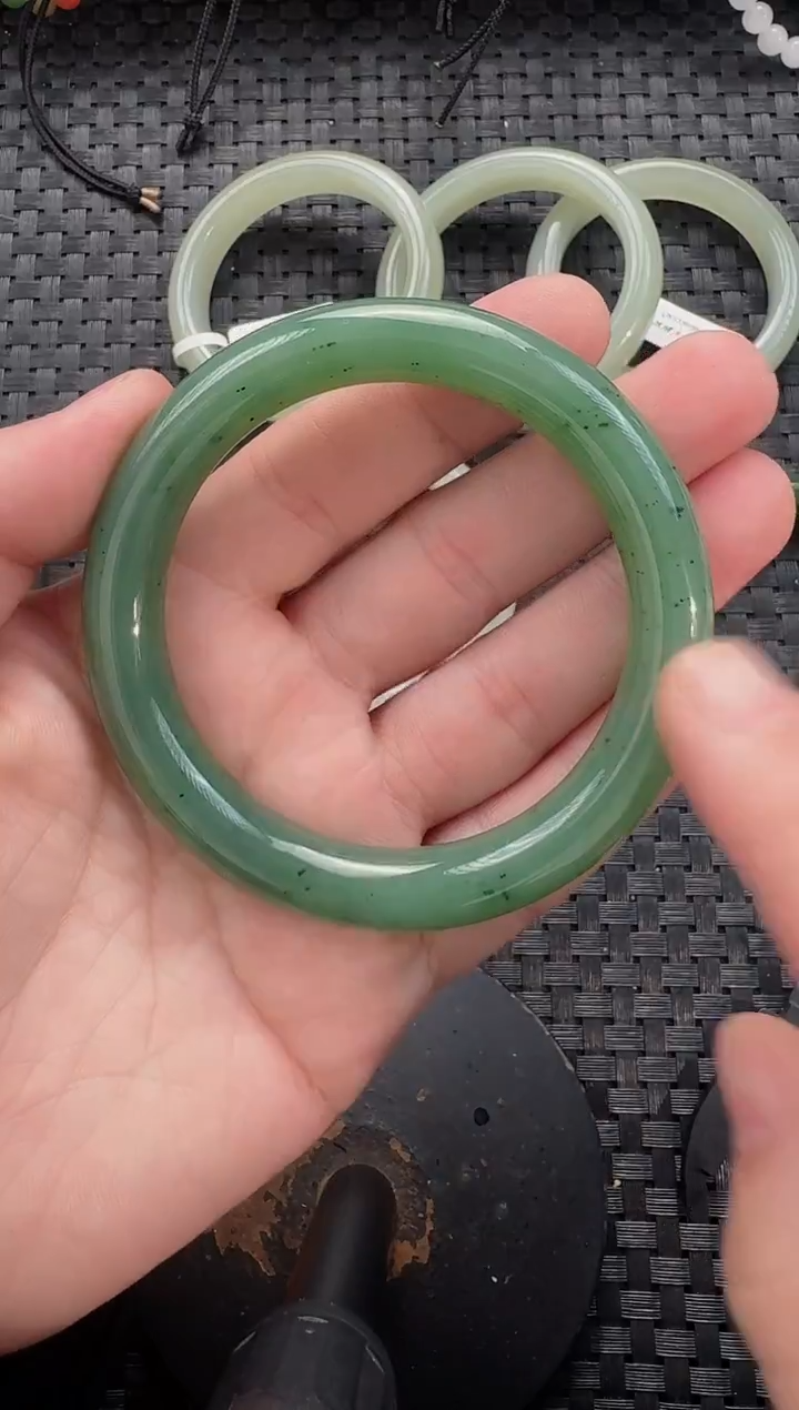 颈饰未镶嵌和田玉碧玉手镯圈口58.2