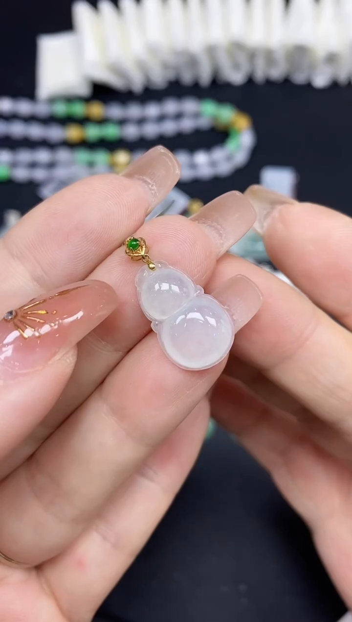 吊坠(不含链)18K金镶嵌翡翠葫芦18K金扣镶嵌@@CMT