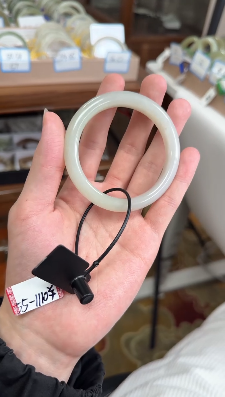 未镶嵌手镯和田玉55