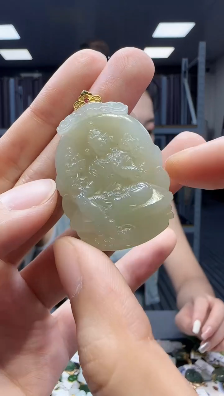 和田玉18K金镶嵌挂件1